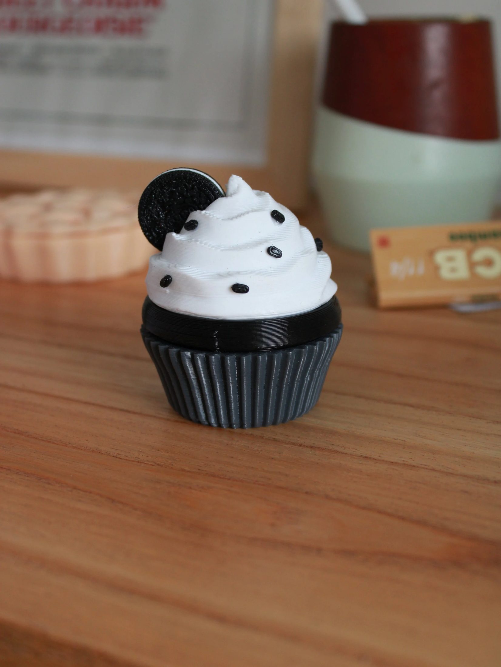 Cookies & Cream Cupcake Grinder