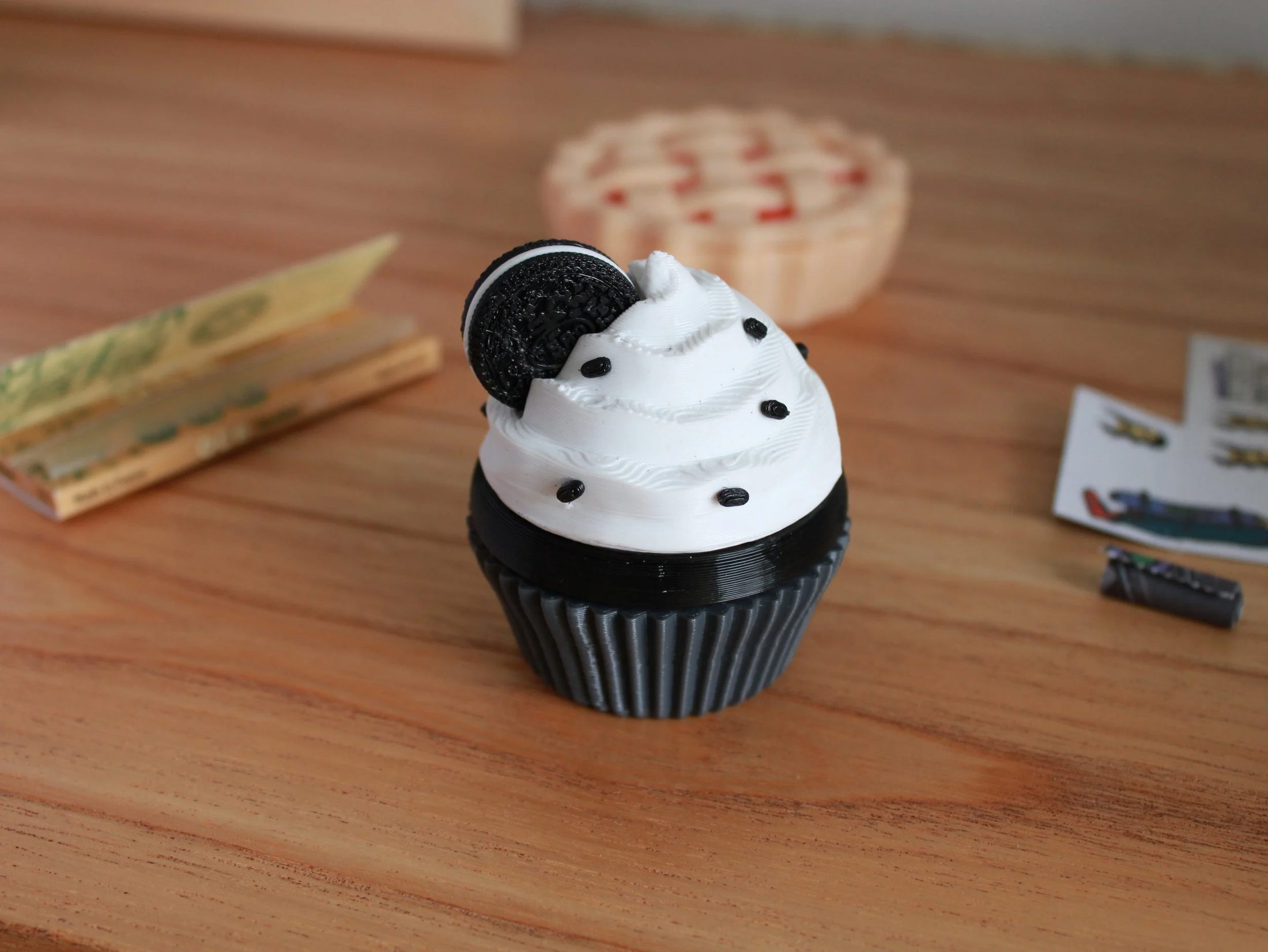Cookies & Cream Cupcake Grinder