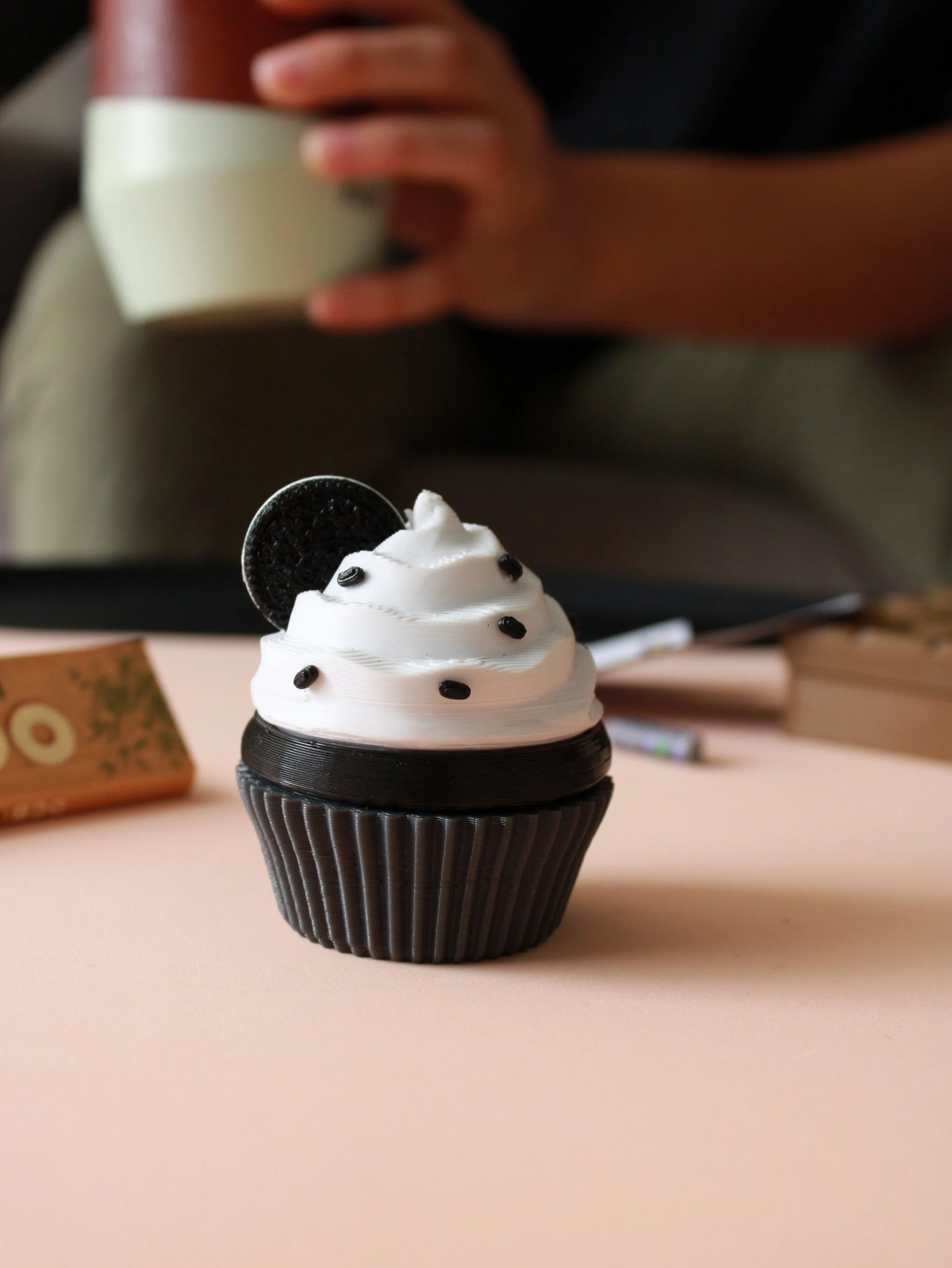 Cookies & Cream Cupcake Grinder