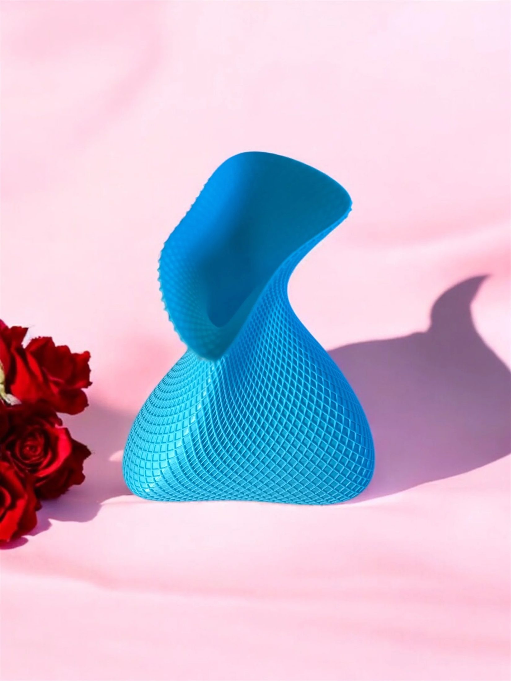 🏺 Double Striped Vase with Narrow Spout