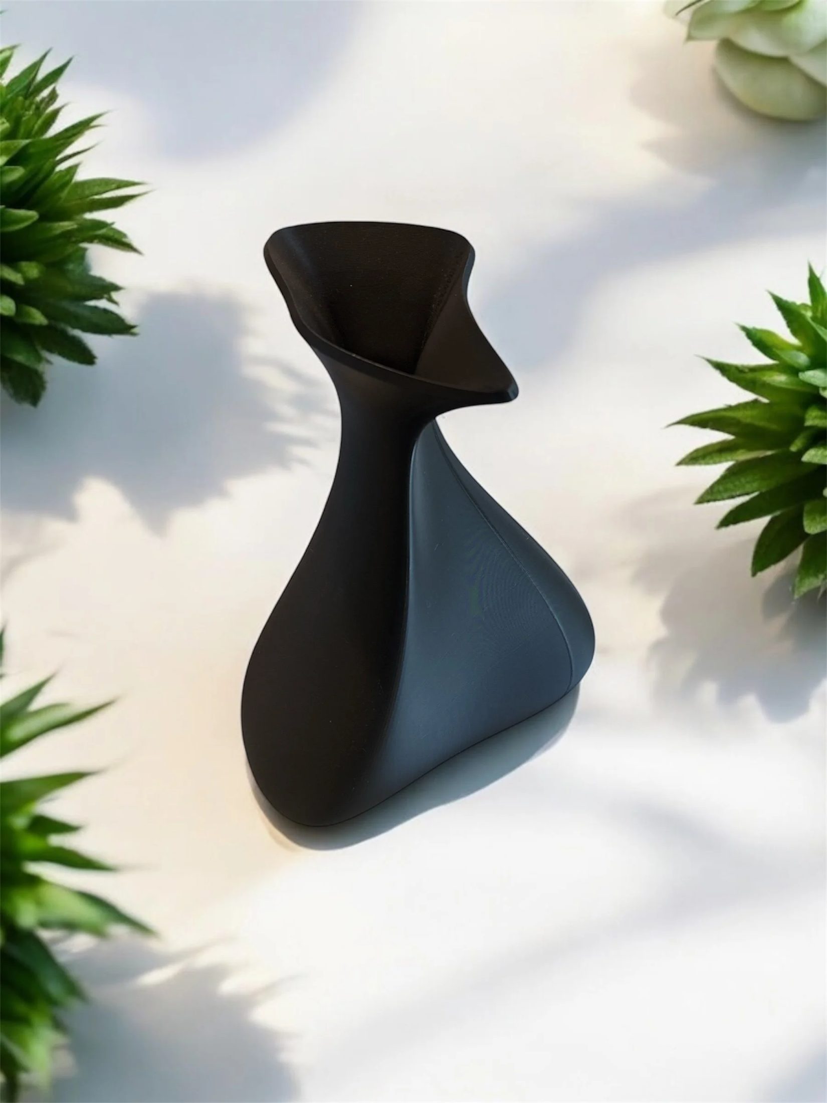 🌊 Free Flow Vase
