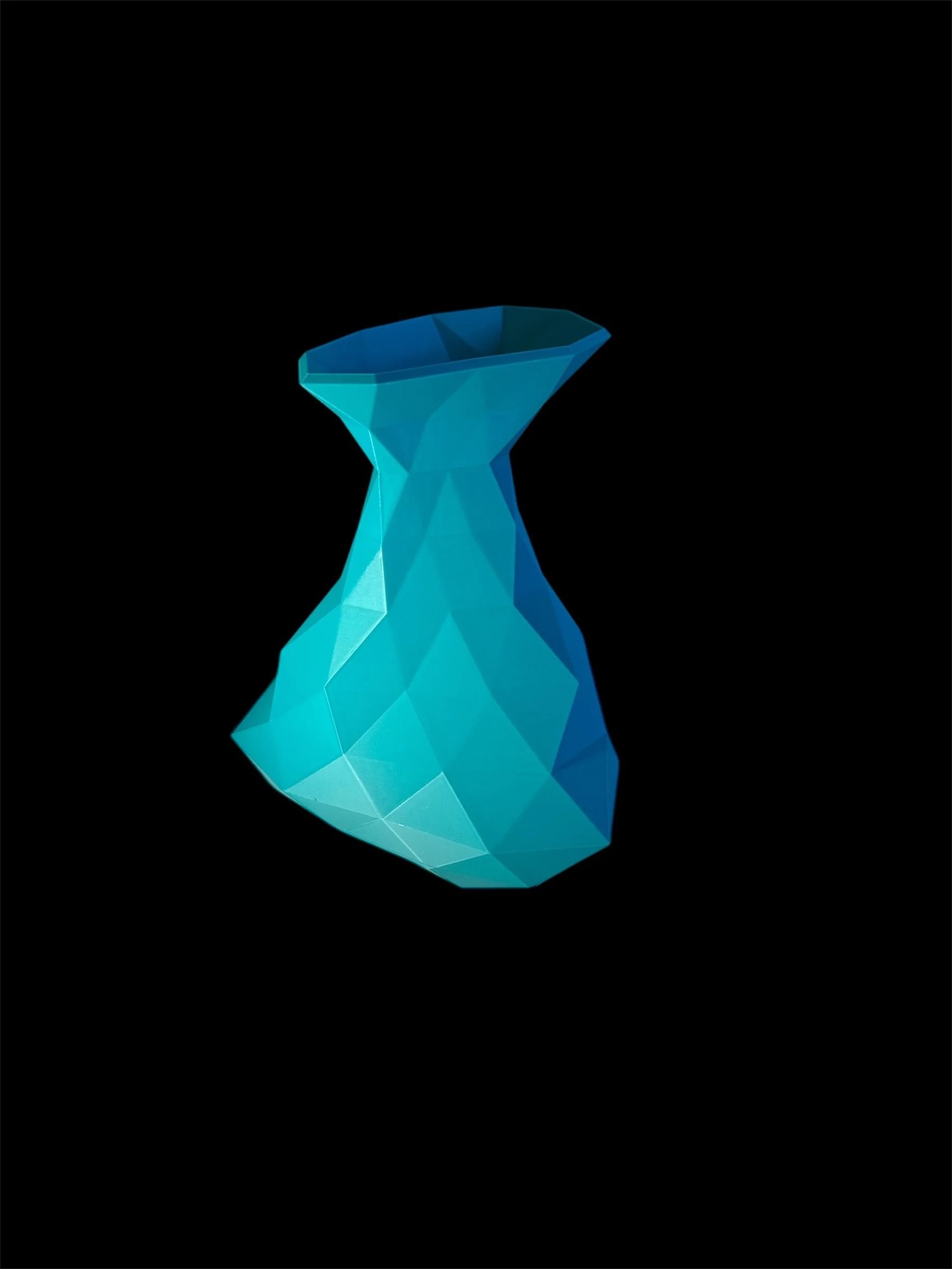 🔷 Low Poly Decor Vase
