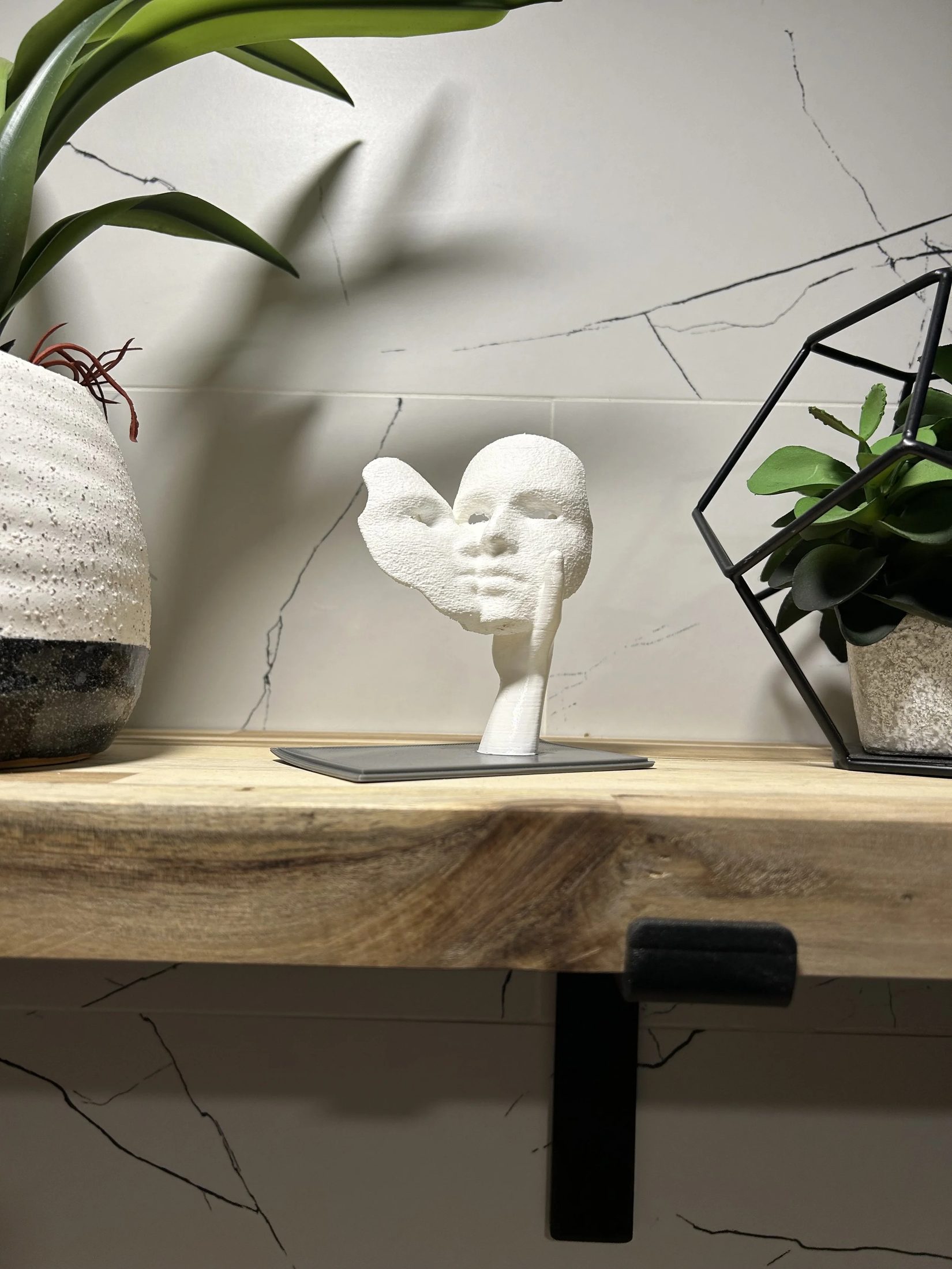 No Face Sculptor 🎭✨