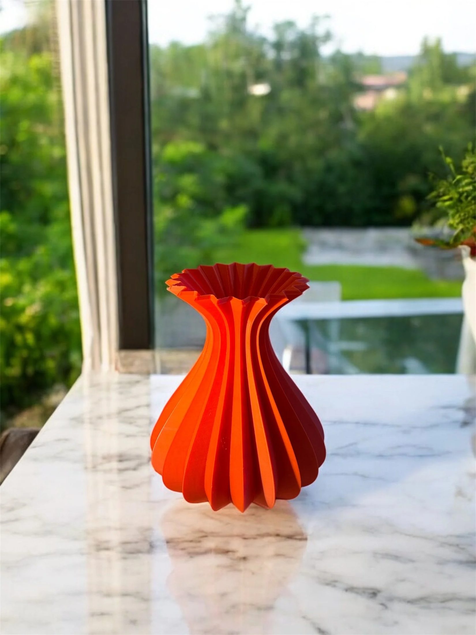 🌊 Wave Vase