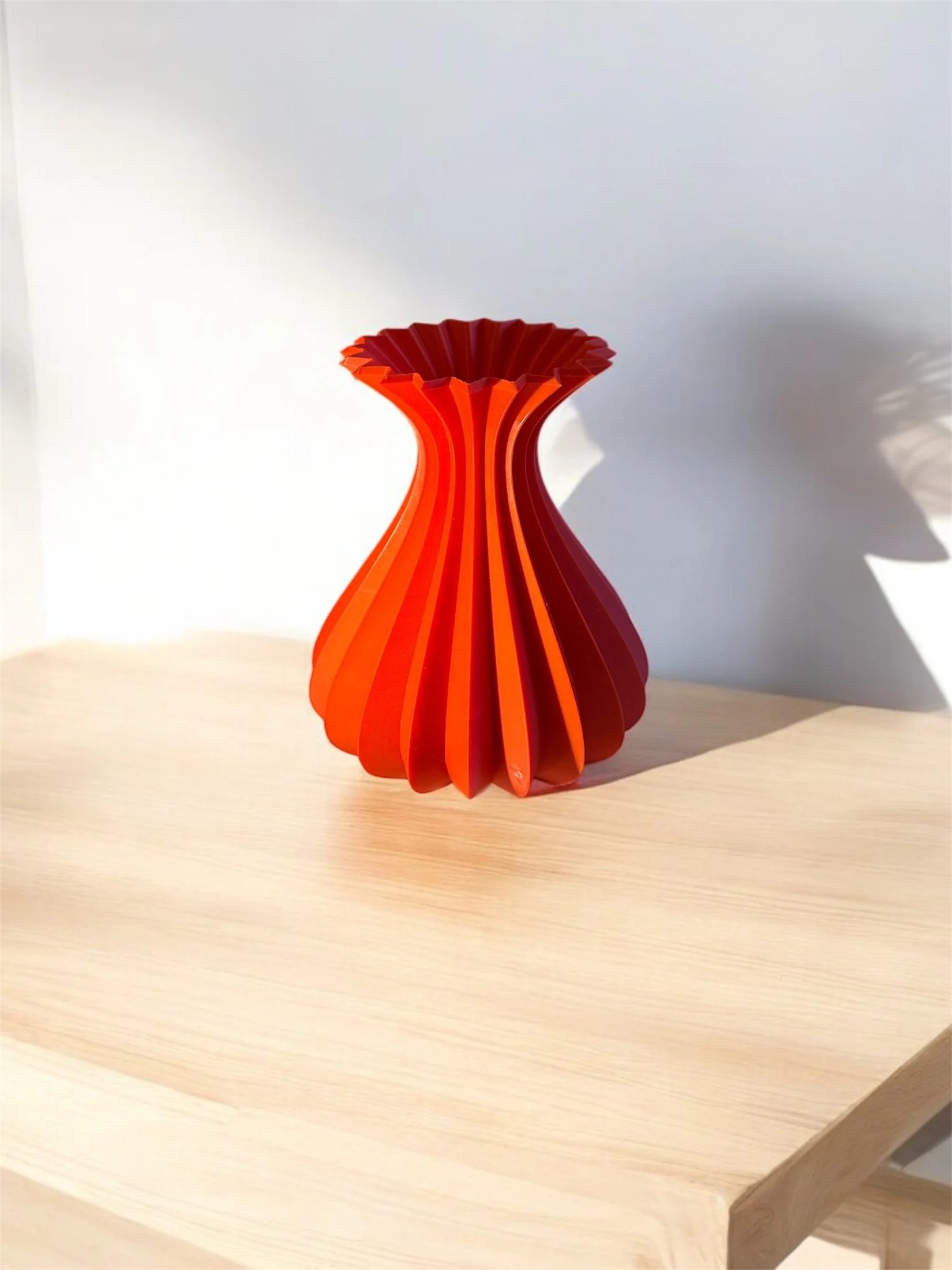 🌊 Wave Vase
